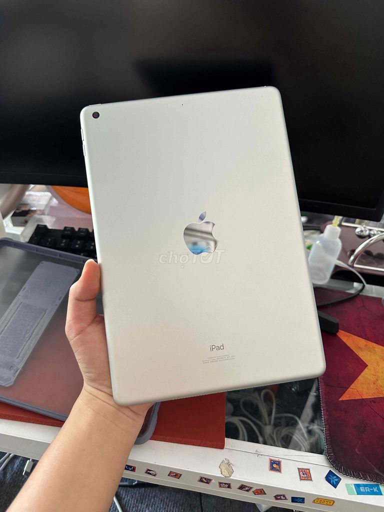 Apple iPad Gen 8 Wifi 128GB Bạc Đã sử dụng. Mua bán Máy tính bảng tại Thành phố Nha Trang Khánh Hòa được đăng bởi Việt hình 1