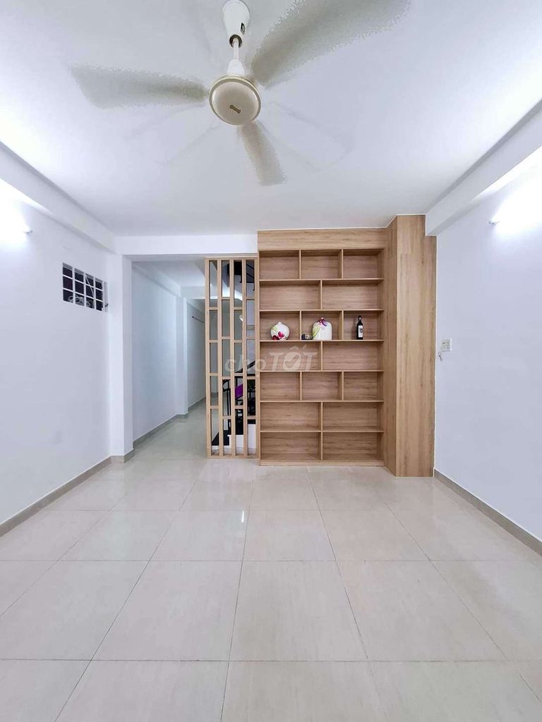 Bán nhà Phường 10, Tân Bình, Giáp Quận 11, 52m², 6 Lầu chỉ nhỉnh 7 tỷ