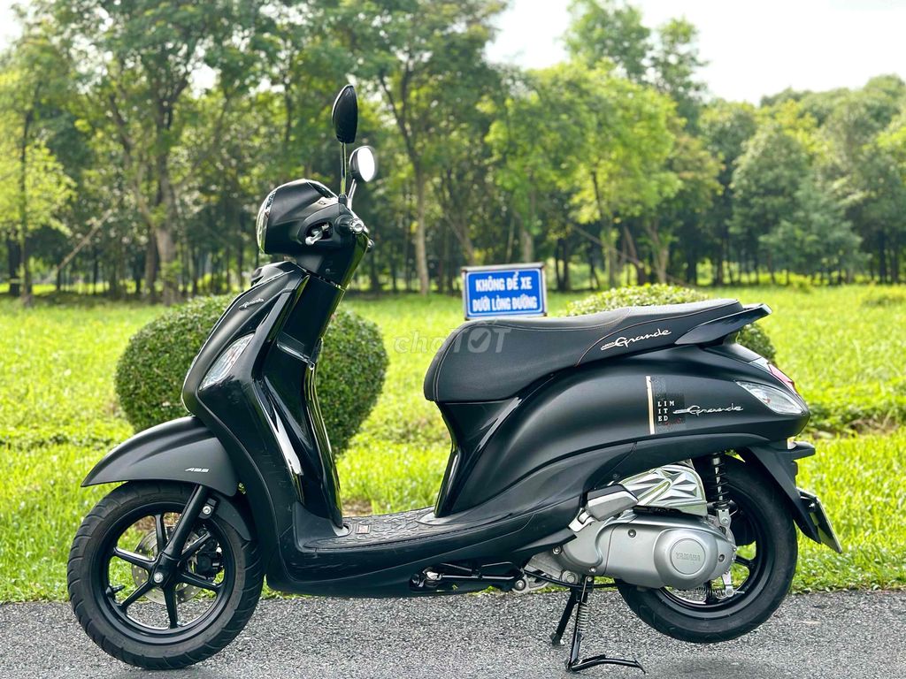 ✅✅ Grande 125cc.ABS Khoá SMartkey. Ngay Chủ. Mua bán Xe máy tại Quận Gò Vấp Tp Hồ Chí Minh được đăng bởi VESPA ĐỨC NGUYỄN  hình 2