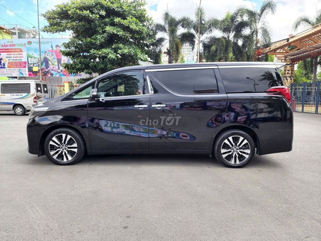 Toyota Alphard cực mới 1 đời chủ, nhà trùm mền. Mua bán Ô tô tại Quận 10 Tp Hồ Chí Minh được đăng bởi Mỹ Linh hình 8