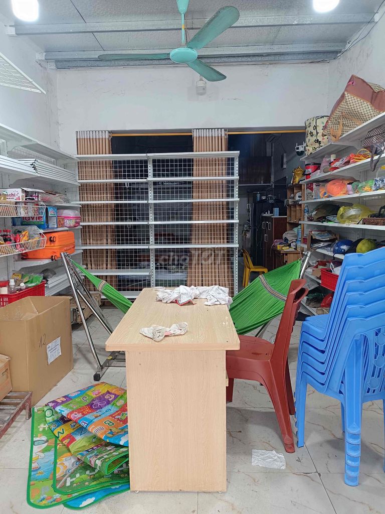 Kệ trưng bày Kim loại Trắng. Mua bán Tủ, kệ gia đình tại Huyện Đông Anh Hà Nội được đăng bởi Dĩnh Phong hình 1