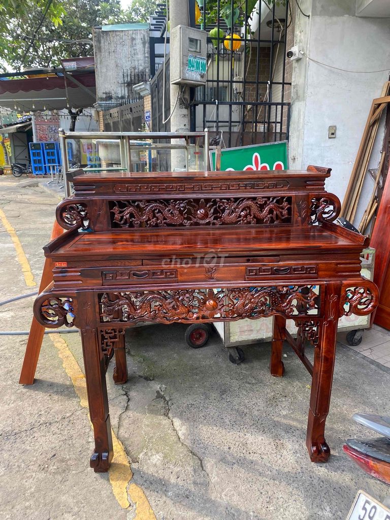 Bàn thờ Gỗ Nâu đỏ đã sử dụng. Mua bán Nội thất, đồ gia dụng khác tại Huyện Hóc Môn Tp Hồ Chí Minh được đăng bởi Bích Ngọc hình 1