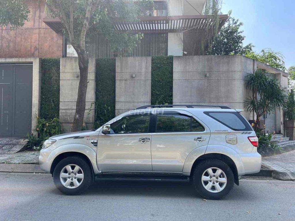 Toyota Fortuner 2010 2.7V 4x4 AT - 139000 km. Mua bán Ô tô tại Quận 7 Tp Hồ Chí Minh được đăng bởi Phạm Vũ Công Thành hình 4