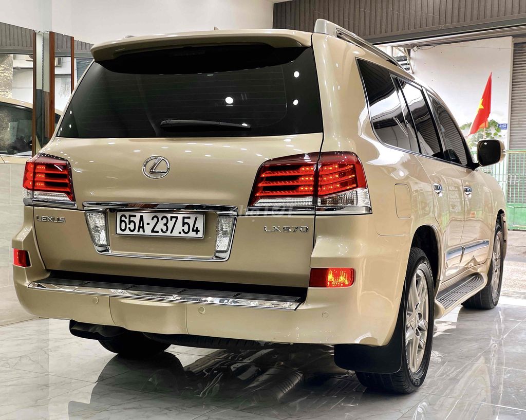 Lexus LX570 Vin 2009 Lên Full form 2014, CỰC MỚI.. Mua bán Ô tô tại Quận Tân Phú Tp Hồ Chí Minh được đăng bởi Nhật Tân hình 4