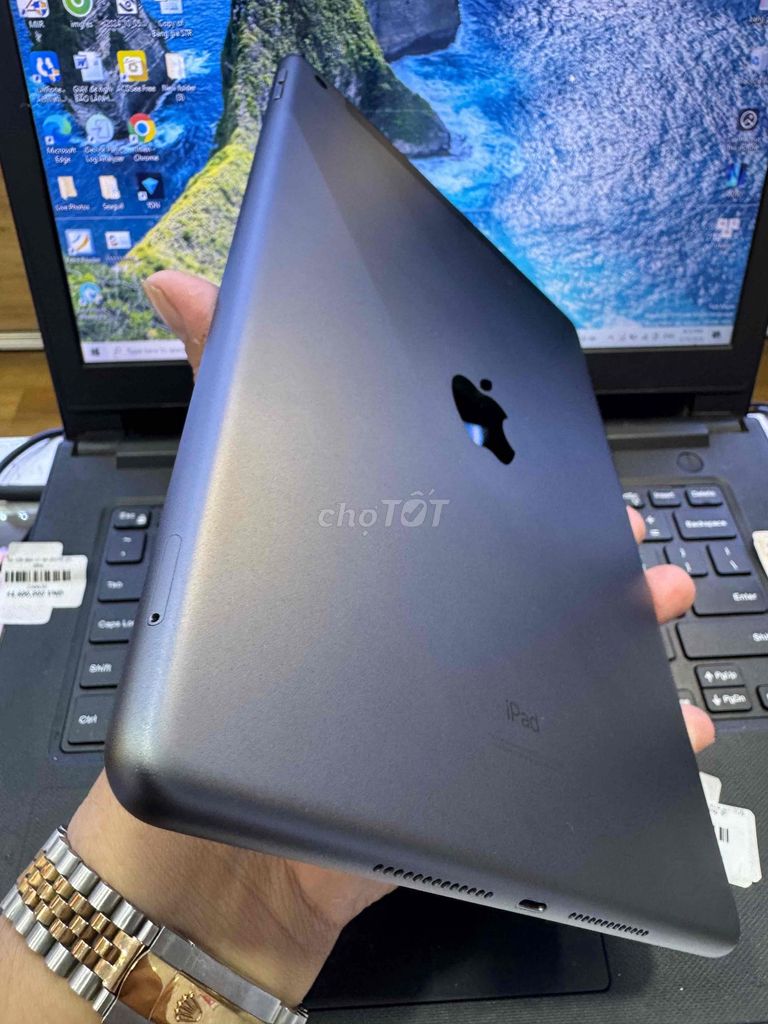 Apple iPad 9 64GB Xám wifi 4g. Mua bán Máy tính bảng tại Quận 6 Tp Hồ Chí Minh được đăng bởi QUỐC THIÊN BÁN GÓP 0 ĐỒNG  hình 1