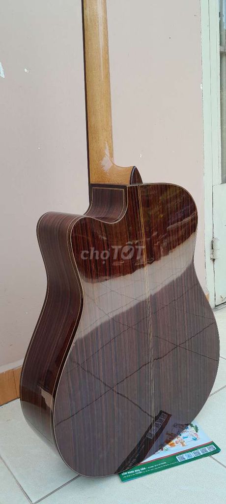 Đàn guitar gỗ cẩm ấn