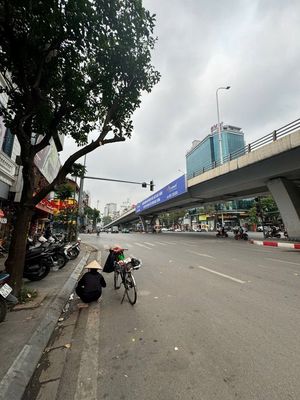 Nhà phố 65 m² · 5 PN · Đường Trần Khát Chân