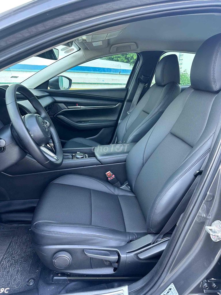 Mazda 3 2019 Fom 2020. Mua bán Ô tô tại Quận Cẩm Lệ Đà Nẵng được đăng bởi Nguyễn Duy hình 15