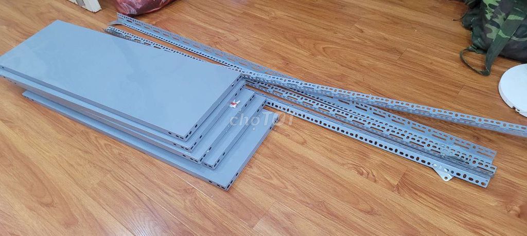 Kệ sắt V lỗ Xám 2mx1,2mx0,4mx 5t. Mua bán Tủ, kệ gia đình tại Huyện Hoài Đức Hà Nội được đăng bởi Bếp từ chất lượng hình 1