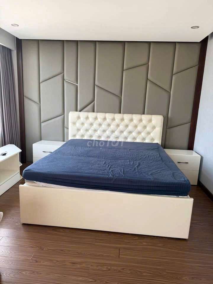 Giường ngủ 1m8 x 2m Mới 90%. Mua bán Giường, chăn ga gối nệm tại Quận 4 Tp Hồ Chí Minh được đăng bởi NamLe hình 1
