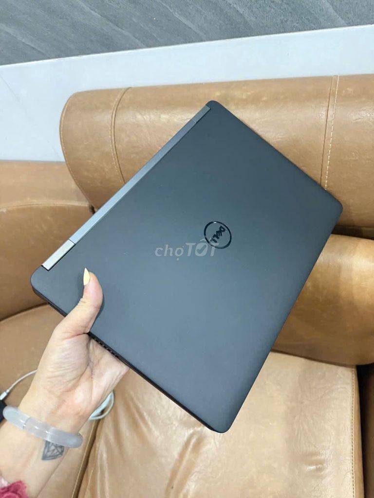 Dell Inspiron 15 i5 8GB Đen Like New. Mua bán Laptop tại Quận 1 Tp Hồ Chí Minh được đăng bởi Hội Đồ Điện Tử hình 1