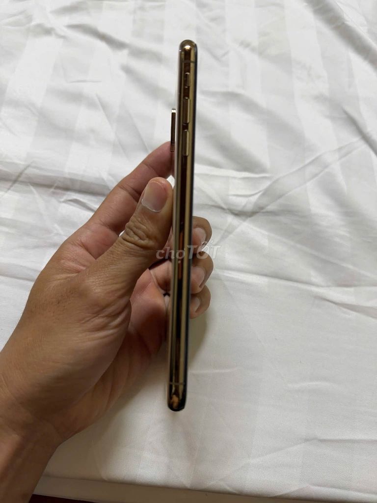Apple iPhone XS Max 64GB Vàng Mỹ Đã sử dụng. Mua bán Điện thoại tại Quận 1 Tp Hồ Chí Minh được đăng bởi Hội Đồ Điện Tử hình 1
