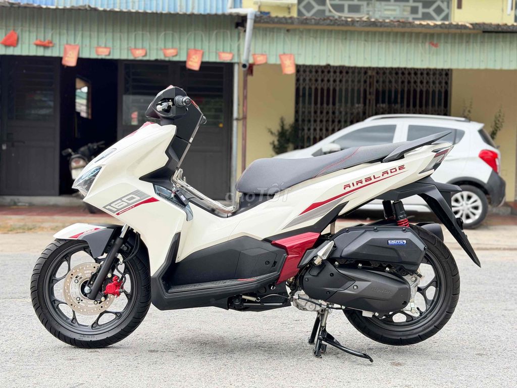 Honda Airblade 160 ABS Бело-красный 3000км