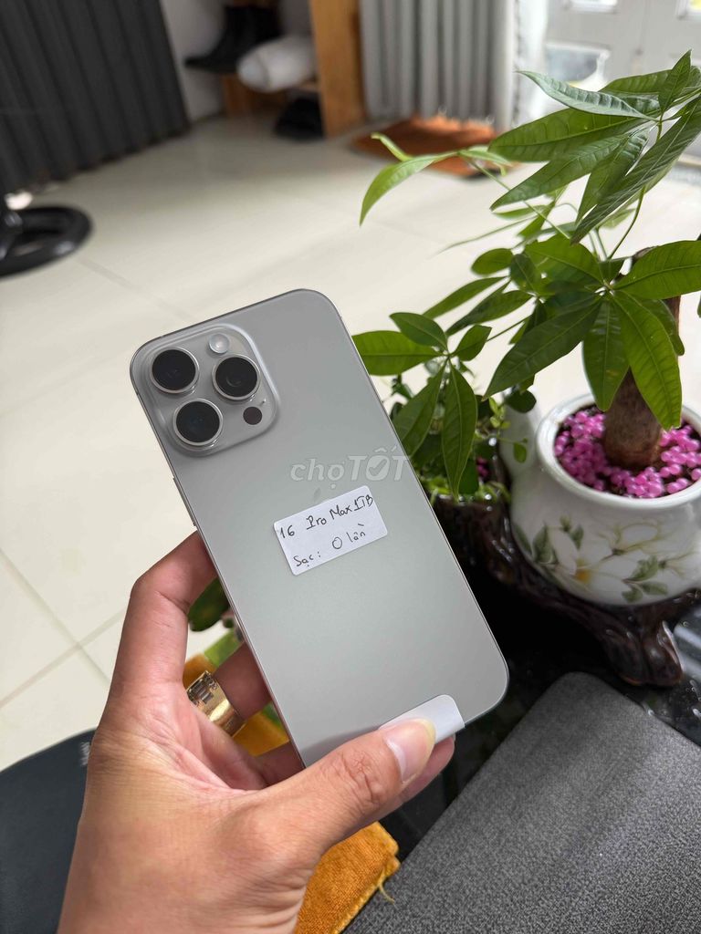 Apple 16 Pro Max 1TB Xám Mỹ Mới. Mua bán Điện thoại tại Quận Ninh Kiều Cần Thơ được đăng bởi TH STORE hình 1