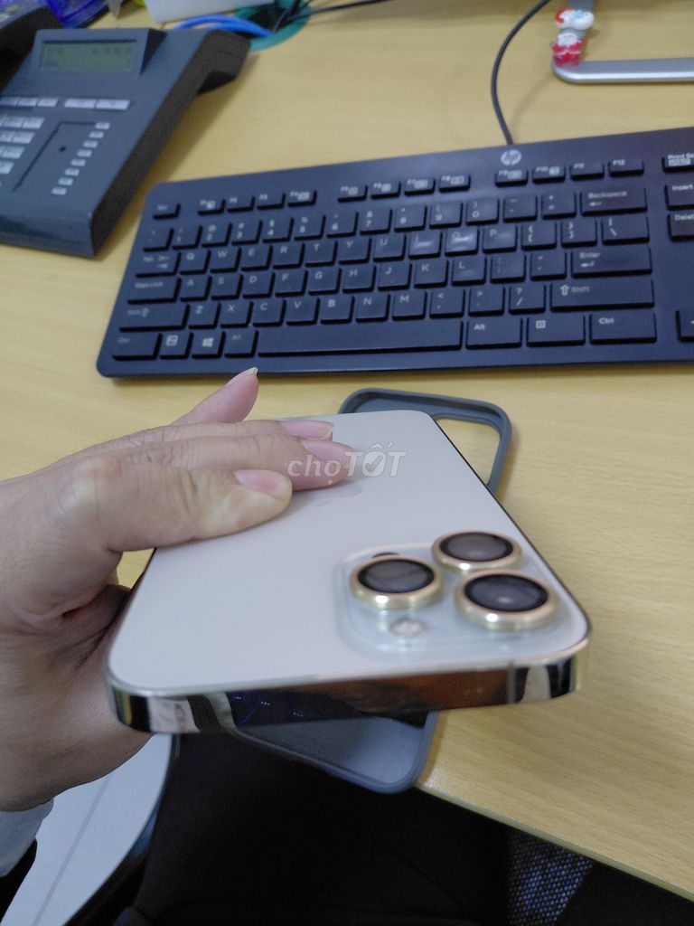 Apple iPhone 13 Pro Max Vàng Qte 128. Mua bán Điện thoại tại Thành phố Phú Quốc Kiên Giang được đăng bởi Quân Lê hình 1