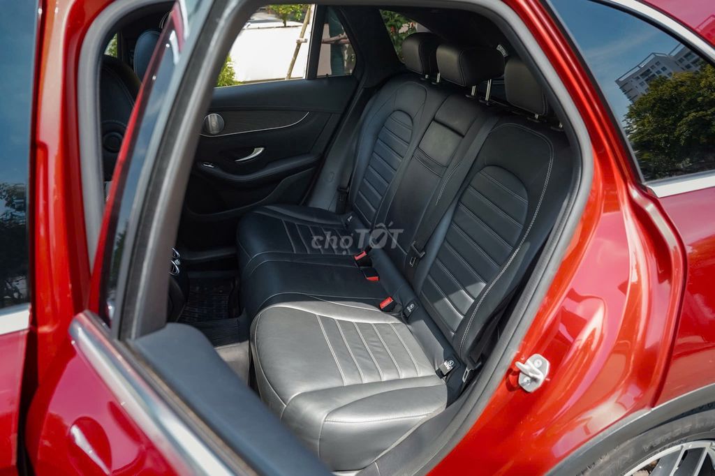 Mercedes GLC300 4Matic 2019, Bank 90%. Mua bán Ô tô tại Quận 7 Tp Hồ Chí Minh được đăng bởi Hoàn Lee Xe Lướt hình 11