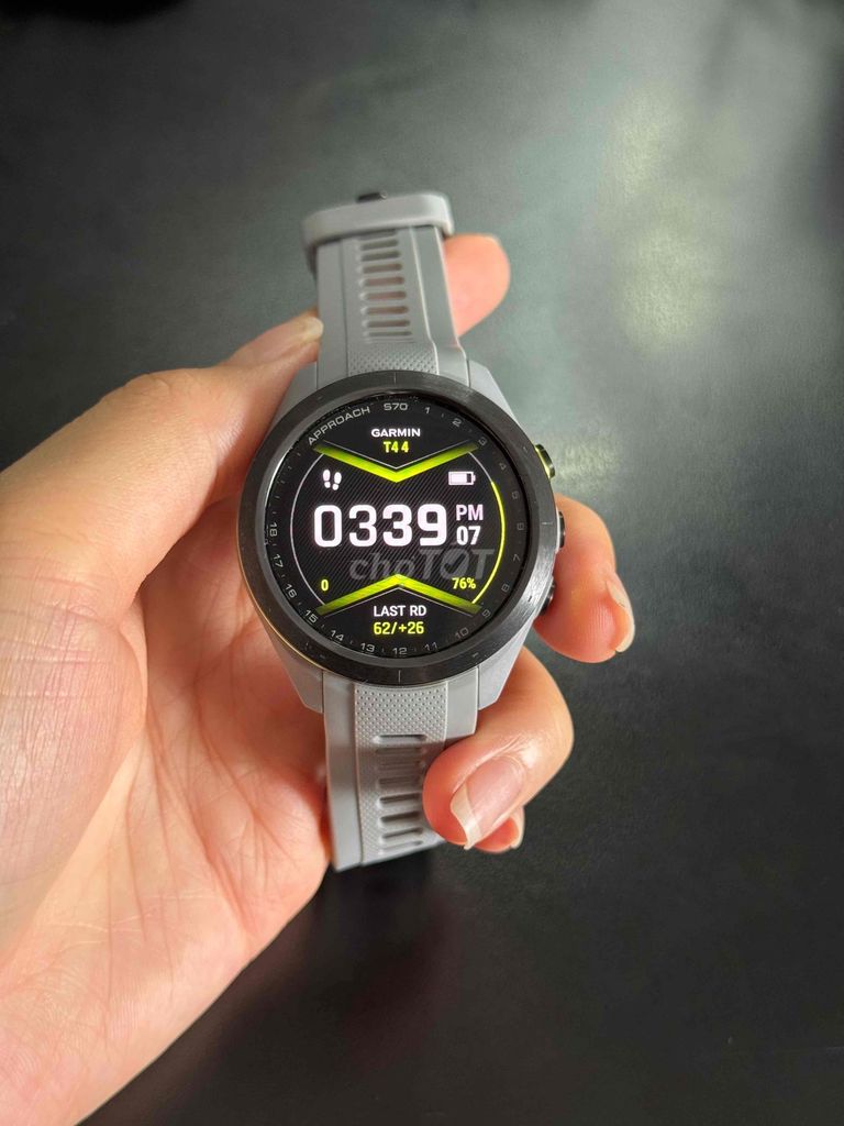Garmin Approach S70 Xám 42mm. Mua bán Thiết bị đeo thông minh tại Quận 8 Tp Hồ Chí Minh được đăng bởi Quỳnh Như hình 1
