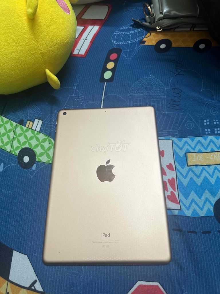Apple iPad Gen 6 32GB Vàng đồng. Mua bán Máy tính bảng tại Quận Hai Bà Trưng Hà Nội được đăng bởi Amy Doan hình 1