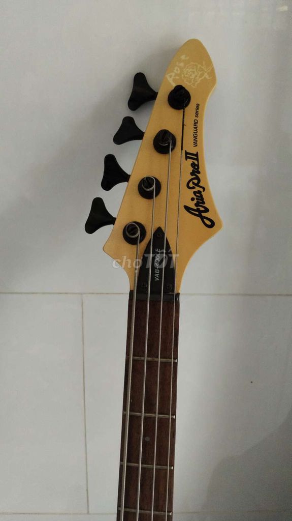 Đàn guitar bass Aria Pro II VAB-400LE Trắng kem. Mua bán Nhạc cụ tại Huyện Châu Đức Bà Rịa - Vũng Tàu được đăng bởi Trường Chinh Phan hình 1