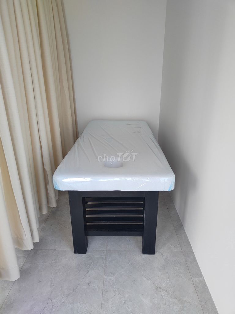 Giường spa, giường massage chân gỗ tồn kho mới 99%