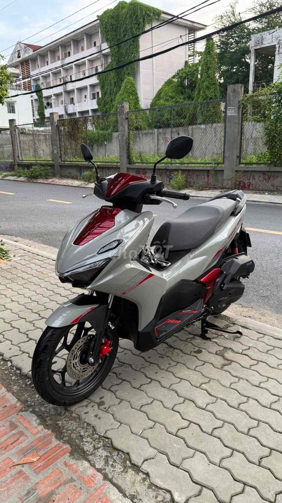 Honda Air Blade 125 ABS 2026 Xám đỏ 3000 km