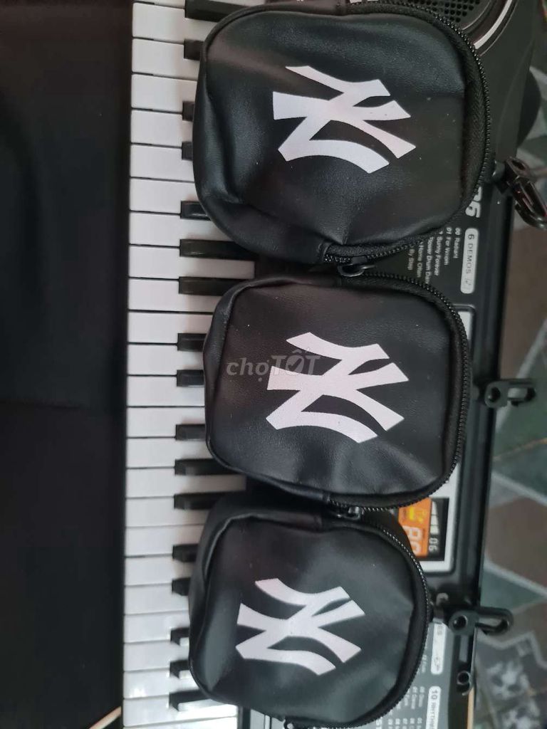 combo 3 Túi mini MLB da còn mới đẹp rẻ ạ. Mua bán Túi xách tại Quận 3 Tp Hồ Chí Minh được đăng bởi Sơn hình 1