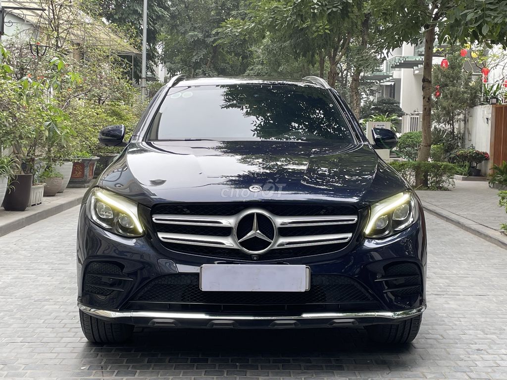 Mercedes Benz GLC 2018 300 4Matic - 95000 km