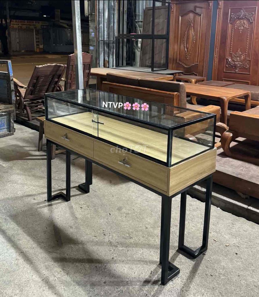 Tủ trưng bày trang sức D1m2 x R40 x C100. Mua bán Tủ, kệ gia đình tại Huyện Hóc Môn Tp Hồ Chí Minh được đăng bởi NỘI THẤT VĂN PHÒNG TUẤN KIỆT hình 1