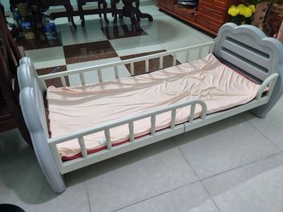 giường cho bé kèm nệm liên á. Mua bán Mẹ và bé tại Thành phố Thủ Đức Tp Hồ Chí Minh được đăng bởi Nhàn Trần