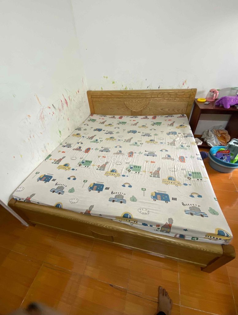 Giường ngủ 1.8x2m gỗ sồi. Mua bán Giường, chăn ga gối nệm tại Quận 7 Tp Hồ Chí Minh được đăng bởi Thanh Xuân hình 1