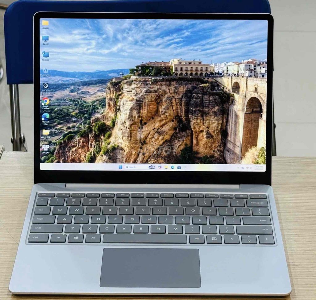 Microsoft Surface Laptop Go i5-1035G1 8GB/128GB. Mua bán Laptop tại Quận Đống Đa Hà Nội được đăng bởi Bảo Táo Store hình 1