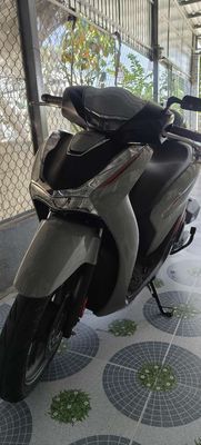 Kẹt tiền cần bán SH 160cc dk 09/2024. Mua bán Xe máy tại Huyện Cờ Đỏ Cần Thơ được đăng bởi Cát Bụi Là Ta hình 1