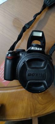 E bán máy ảnh Nikon D3000
