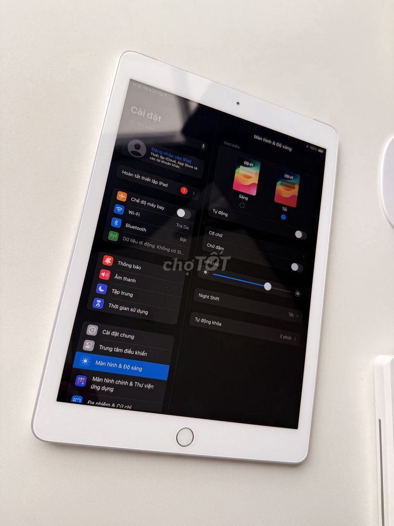 iPad 9.7 g2018 Wifi + LTE pin, vân tay. Zin all. Mua bán Máy tính bảng tại Quận Hà Đông Hà Nội được đăng bởi Trần Lan Anh hình 1