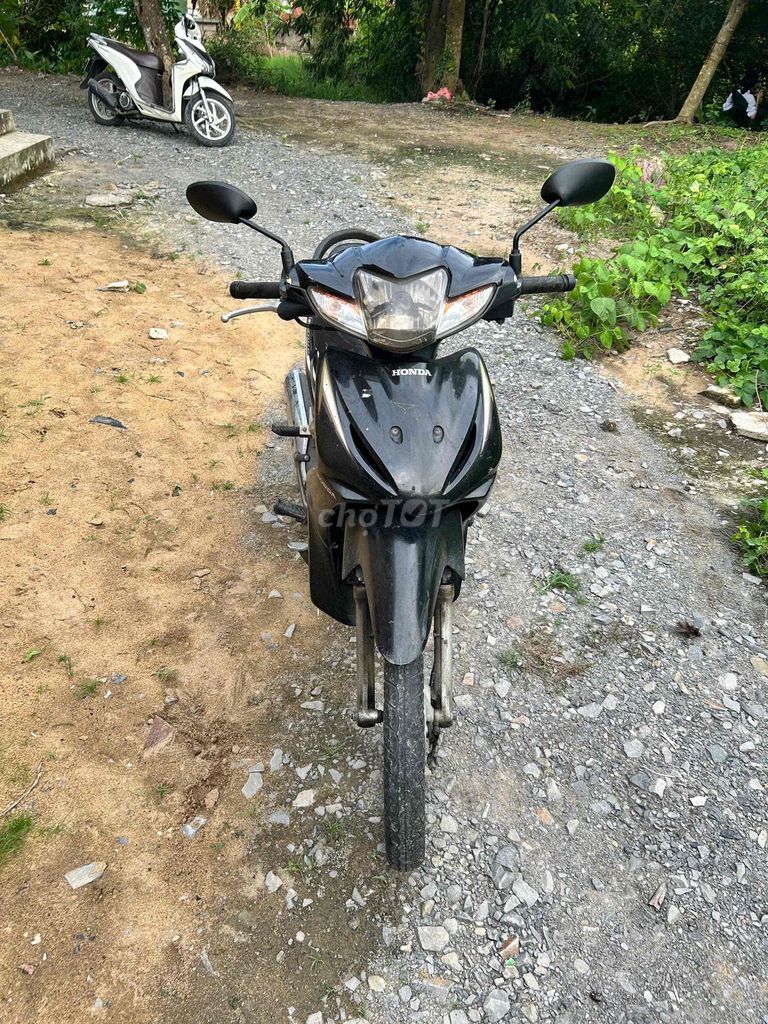 Cần bán xe như hình giấy tờ đầy đủ.. Mua bán Xe máy tại Huyện Thủ Thừa Long An được đăng bởi Nguyễn Viết Hảo hình 4