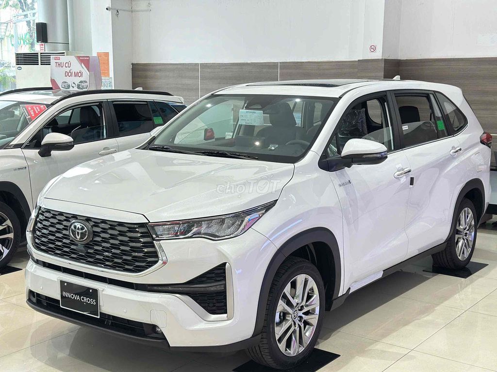 Toyota Innova Cross 2025 2.400KM Thương lượng mạnh. Mua bán Ô tô tại Quận Tân Phú Tp Hồ Chí Minh được đăng bởi TRƯƠNG THANH TUYỀN hình 1