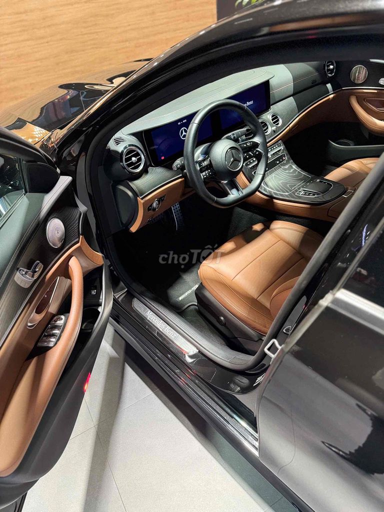 Mercedes-Benz E300 AMG V1 Siêu lướt chính hãng. Mua bán Ô tô tại Quận 1 Tp Hồ Chí Minh được đăng bởi Huy Huỳnh hình 6
