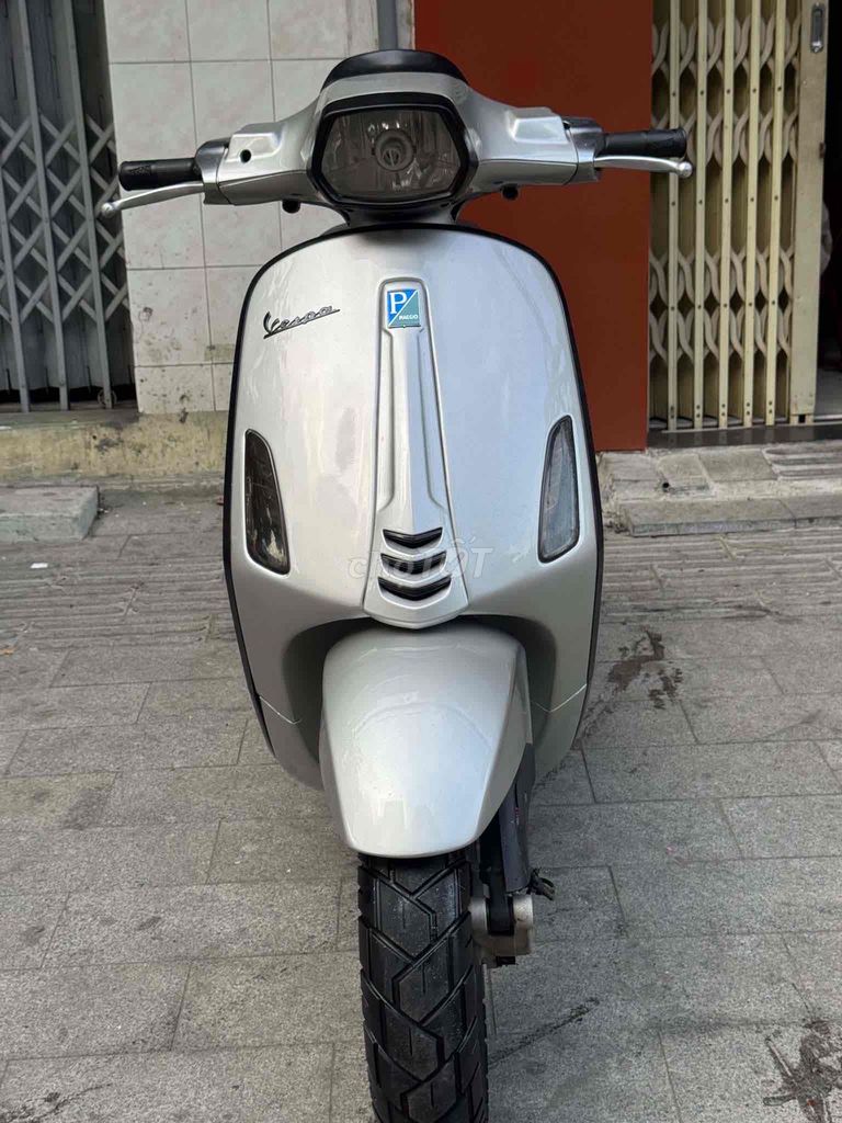 Piaggio Vespa Sprint 2015 серебристый, отличное состояние
