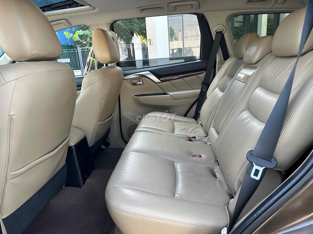 Mitsubishi Pajero Sport 2017 3.0V6 4x4 Xăng 2 Cầu. Mua bán Ô tô tại Quận Cầu Giấy Hà Nội được đăng bởi Vũ Kiên hình 12