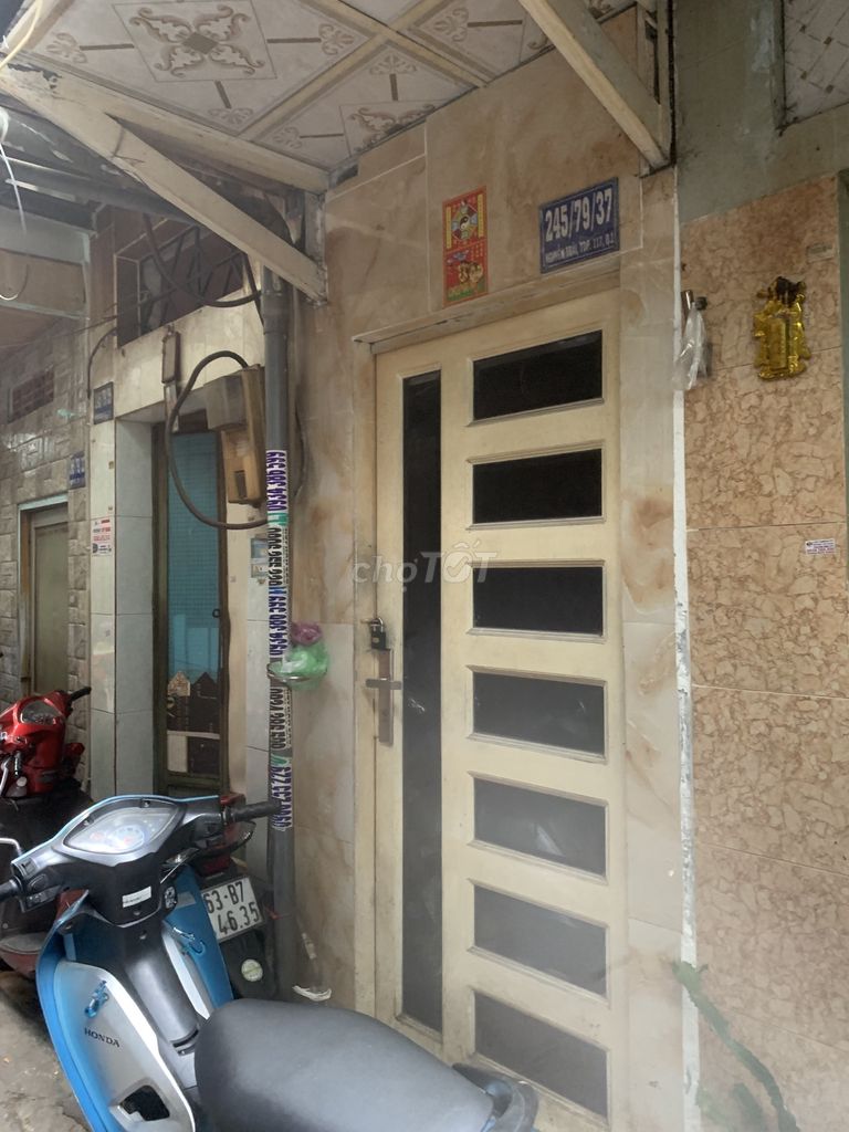 Chính chủ cho thuê nhà giá rẻ 245/79/37 Nguyễn Trãi,P. NCTrinh,Quận 1