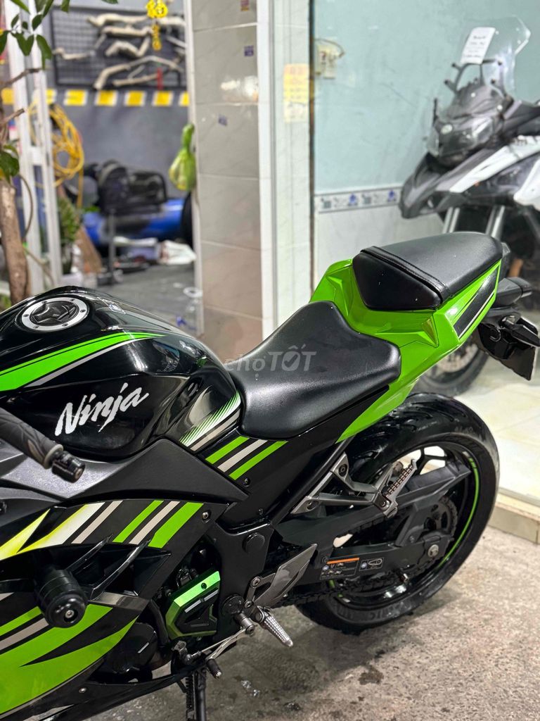 Cần bán Kawasaki Ninja 300 Abs 2017 Biển SG 9 chủ. Mua bán Xe máy tại Quận Bình Tân Tp Hồ Chí Minh được đăng bởi Việt Motor Bình Tân hình 4