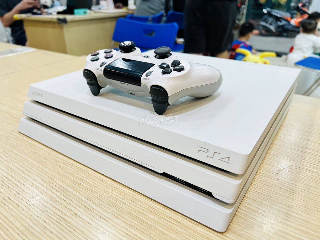 MÁY PS4 PRO 1TB FW 11.0 BẢN TRẮNG