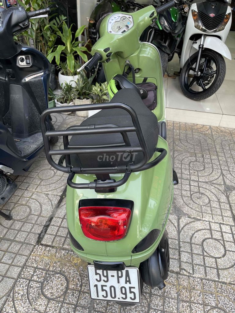 Piaggio Vespa LX 3vie 2013 Xanh lá. Mua bán Xe máy tại Quận 3 Tp Hồ Chí Minh được đăng bởi Trần văn trưởng hình 2