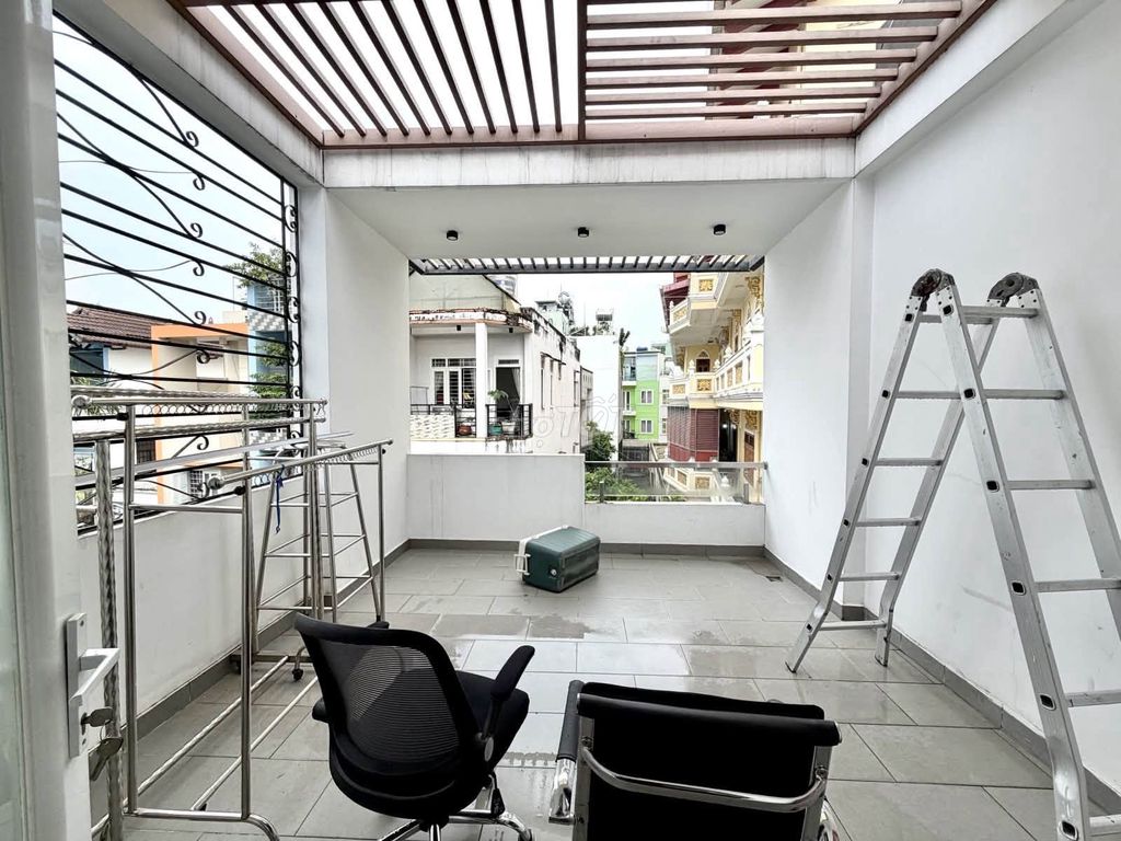 Nhà 3 tầng 43m² hẻm xe hơi 9 tỷ