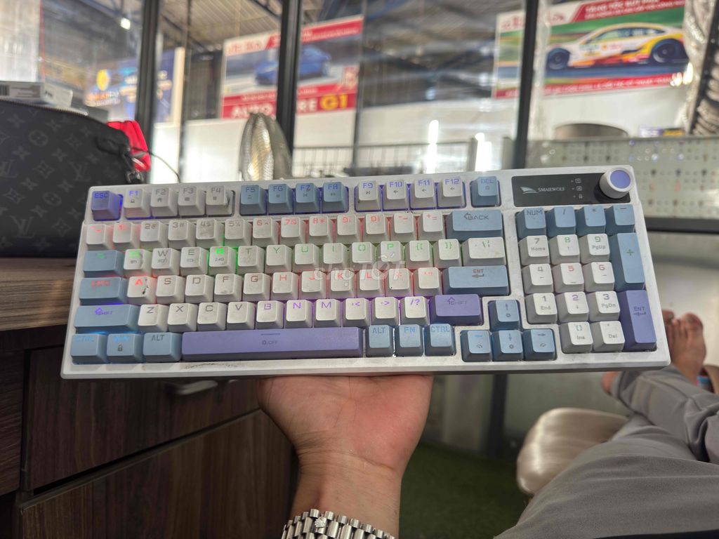 Bàn phím cơ SMARTWOLF MK95 Xanh 3 chế độ. Mua bán Phụ kiện (Màn hình, Chuột...) tại Thành phố Dĩ An Bình Dương được đăng bởi phan duy phúc hình 1