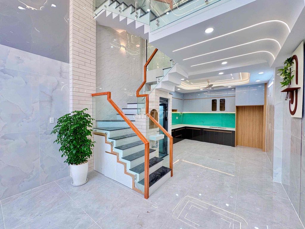 Красивый дом в Бинь Тан (4.3M x 12M) у кольца Фу Лам - рынка Да Са