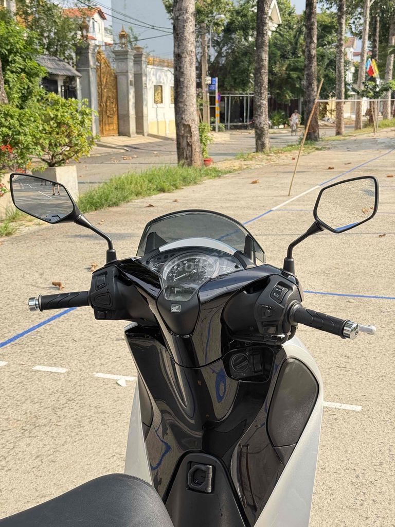 🌈 Хонда SH 125i 2018 Серебристый долг Porsche Crocodile TT 30% 50%