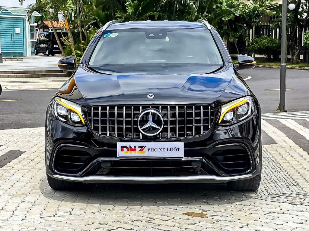 Mercedes Benz GLC250 4MATIC model 2020. Mua bán Ô tô tại Quận 7 Tp Hồ Chí Minh được đăng bởi JENNIE hình 1
