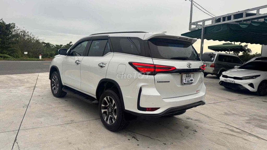 Toyota Fortuner 2021 photo 3