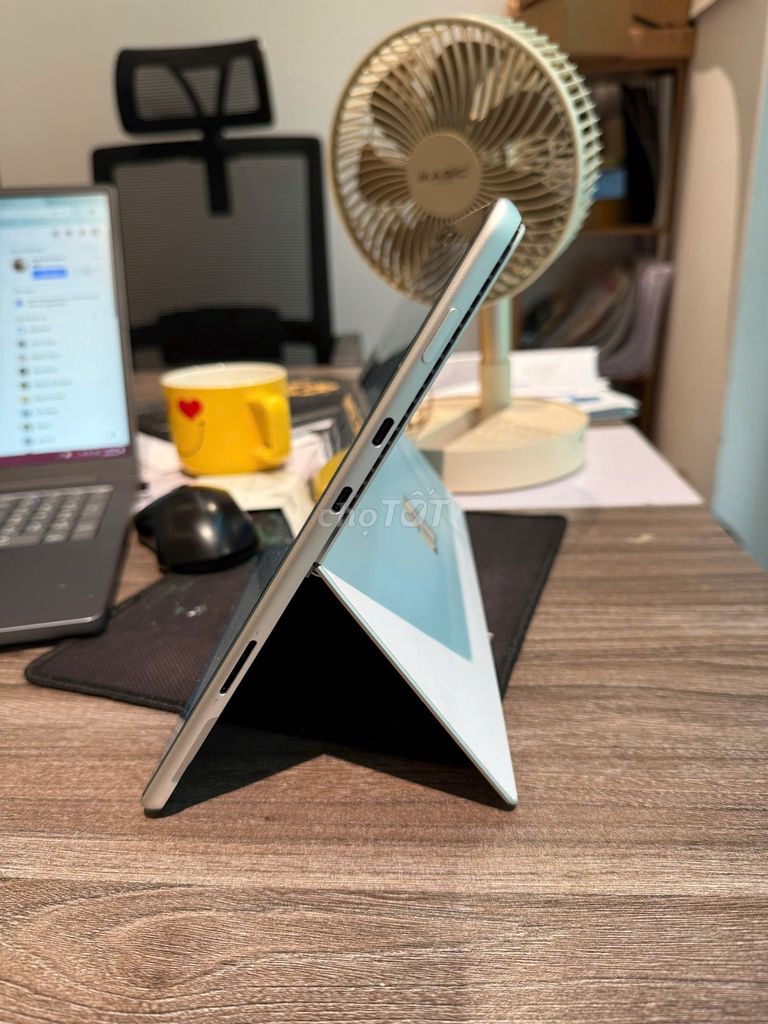 Bán Microsoft Surface Pro 8 I5 8GB/512GB likenew. Mua bán Laptop tại Quận Hoàng Mai Hà Nội được đăng bởi Nguyễn bình an hình 1
